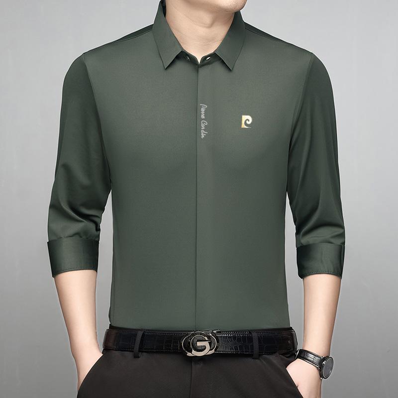 Chemise à manches longues avec patte de boutonnage cachée pour homme