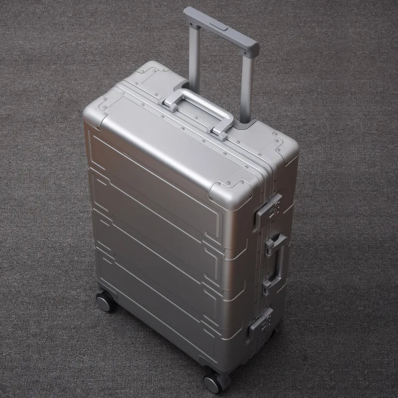 Pristina – Valise rigide en aluminium